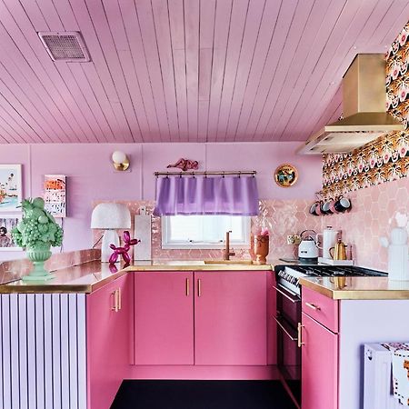 Fun Barbie Inspired, 6 Berth Caravan - Camber Sands Holiday Park, Near The Beach Exterior foto
